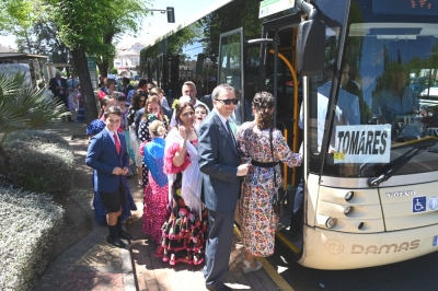 Tomares vuelve a poner en marcha los autobuses directos a la Feria de Sevilla