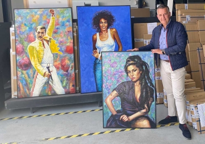 Andaluza de Marquetería lanza una colección limitada de cuadros, Tributo, 27 obras del pintor Paco Moreno sobre músicos del rock