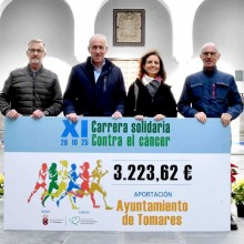 El Ayuntamiento de Tomares entrega lo recaudado en la XI Carrera Solidaria a la Asociación Española Contra el Cáncer