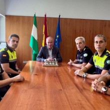 El Ayuntamiento de Catarroja distingue al Ayuntamiento de Tomares y a los cuatro policías locales que ayudaron tras la Dana
