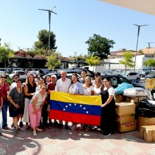 El Ayuntamiento de Tomares ha puesto a disposición su Auditorio Municipal Rafael de León como punto de recepción, organización y envío de ayuda humanitaria para el pueblo venezolano
