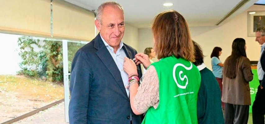 El Ayuntamiento de Tomares y la AECC conmemoran el Día Mundial contra el Cáncer de Mama
