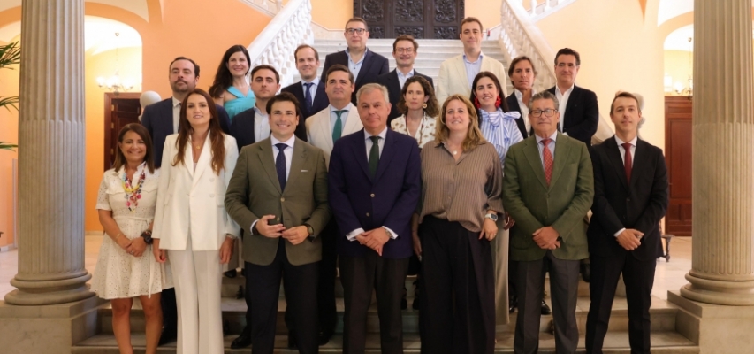 ASET presenta al alcalde su nueva junta directiva tras la reelección de Jorge Robles del Salto como presidente