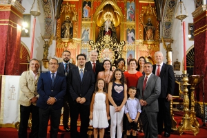 Presentado oficialmente el Simpecado conmemorativo de la Coronaci&oacute;n Can&oacute;nica de Nuestra Se&ntilde;ora de la Soledad de Castilleja