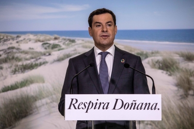 El presidente de la Junta de Andaluc&iacute;a, Juanma Moreno, garantiza el compromiso del Gobierno andaluz con el presente y futuro de Do&ntilde;ana