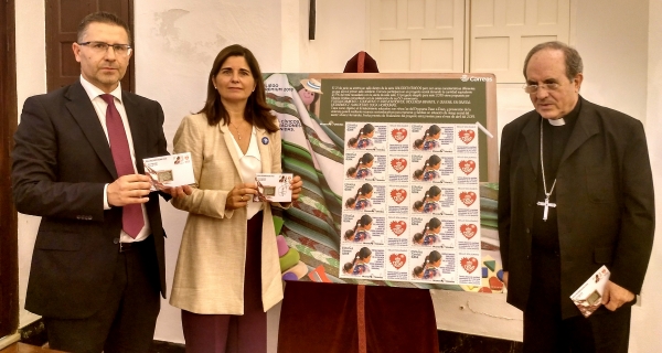 CORREOS y Manos Unidas presentan el primer sello solidario en Sevilla