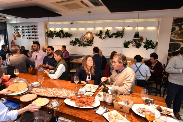 La VII Ruta de la Tapa "Tomares Gourmet" llena los bares en su primer fin de semana