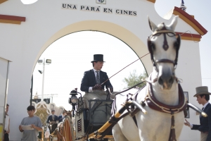 La Par&aacute; de Gines volver&aacute; a traspasar  los l&iacute;mites del recinto con el  Concurso Internacional de Enganches  de Tradici&oacute;n, que recorrer&aacute;  las calles de la localidad