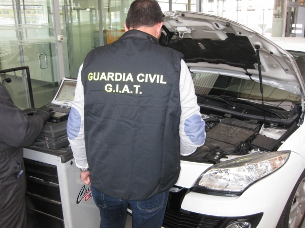 La Guardia Civil desarticula un grupo organizado, dedicado a la venta de veh&iacute;culos falsificados