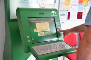 El ayuntamiento de Olivares firma un convenio con el servicio andaluz de empleo para la instalaci&oacute;n del punto de empleo en el municipio