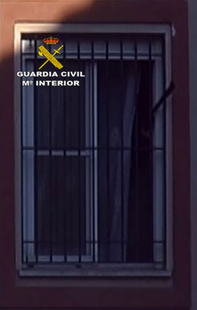 La Guardia Civil investiga a una persona por disparar a aves desde la ventana de su casa en Umbrete