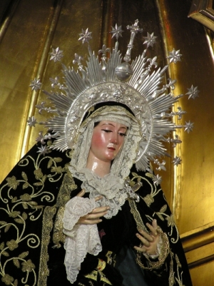 Hist&oacute;rica salida extraordinaria de Nuestra Se&ntilde;ora de la Soledad de Castilleja por primera vez al Cementerio