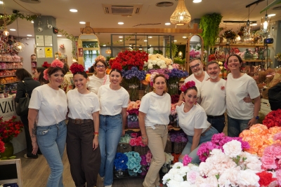 Blanco Azahar refuerza el asesoramiento personalizado  en la moda flamenca con su nueva colección “Expansión”