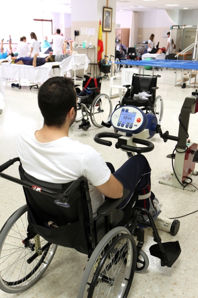El Hospital San Juan de Dios del Aljarafe lanza la campa&ntilde;a Stop zambullidas para prevenir las lesiones medulares en verano