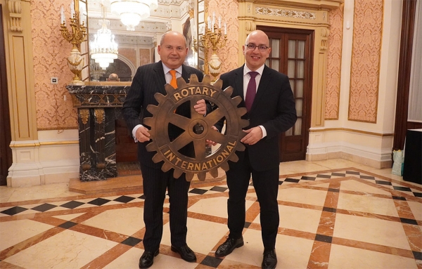 Rotary Club Sevilla Corporate celebra una cata sobre &ldquo;Los vinos de nuestra vida&rdquo; de la mano de Carlos Montero