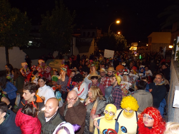 Convocados los Concursos de Disfraces y Carruajes del Carnaval de Gines, que este a&ntilde;o adelanta la salida de su pasacalle