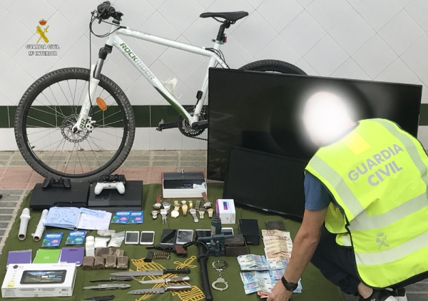 La Guardia Civil desmantela seis puntos de distribuci&oacute;n de droga entre Sevilla y el Aljarafe