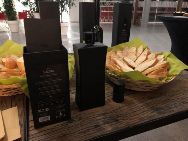 Degustaci&oacute;n de SUCUM en B&eacute;lgica ante los J&oacute;venes Agricultores Europeos