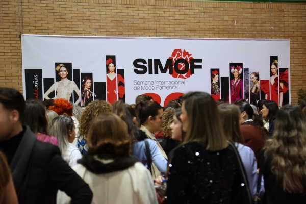 Finaliza SIMOF 2025: La creatividad de los dise&ntilde;adores de moda flamenca pasa de las faldas a concentrarse  en mangas y escotes
