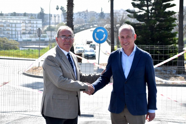 Tomares inaugura la calle Isadora Duncan y conecta de manera directa a los vecinos con la parada de metro de San Juan Alto