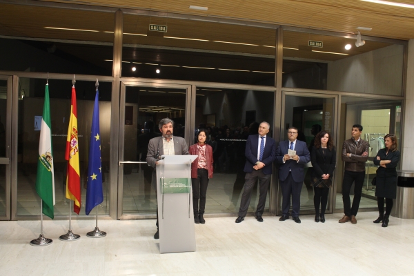 El Ayuntamiento de Coria del R&iacute;o rinde homenaje a Mart&iacute;nez de Le&oacute;n con una exposici&oacute;n sobre sus obras