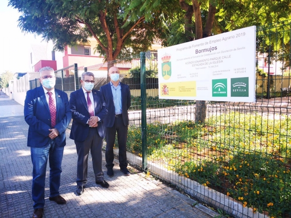 Carlos Toscano destaca la valent&iacute;a de Bormujos por actuar como motor de la econom&iacute;a de lo p&uacute;blico