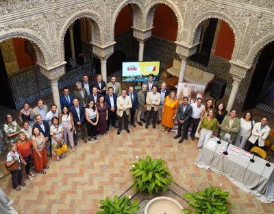 ASET presenta la tarjeta Sevilla Tuya, con ventajas turísticas para los sevillanos y los censados en la ciudad