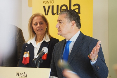 El consejero de presidencia inaugura el nuevo Punto Vuela de Bormujos