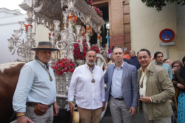 Cleanser reparte botes de gel hidroalcoh&oacute;lico entre las Hermandades del Roc&iacute;o
