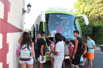 &lsquo;Los jueves al sol&rsquo; acerca a los vecinos de Gines a las costas de C&aacute;diz y Huelva durante julio y agosto