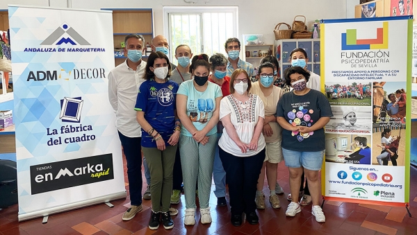 Andaluza de Marqueter&iacute;a fabrica marcos solidarios con la colaboraci&oacute;n de los alumnos de la Fundaci&oacute;n Psicopediatr&iacute;a de Sevilla