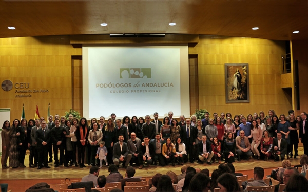 El Colegio de Pod&oacute;logos de Andaluc&iacute;a celebra en Bormujos un emotivo acto de reconocimiento profesional