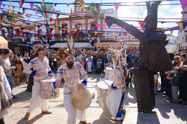 El XVI Mercado Medieval y Navideño  de Gines inicia este jueves cuatro días  de magia y fantasía con entrada libre