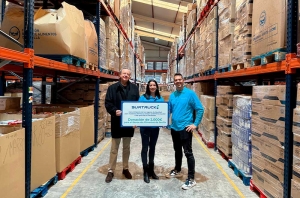 Surtruck vuelve a donar los regalos de Navidad al Banco de Alimentos de Sevilla