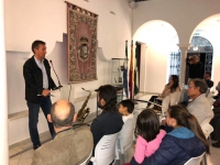 Momento de la presentaci&oacute;n de las audioesculturas en el Espacio Cultural de Salteras. 