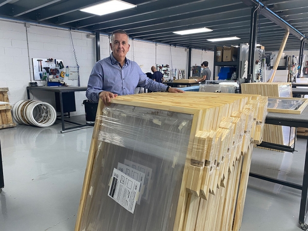 El grupo Andaluza de Marqueter&iacute;a crece un 23% en facturaci&oacute;n y ampl&iacute;a plantilla con 3 empleados al fabricar mamparas con el COVID