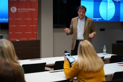 El Colegio de Economistas apoya el tejido productivo sevillano con una sesión de formación a la Asociación de Empresarias