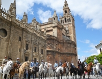 Impulso al turismo y al papel de las Amazonas en el III Paseo Feria de Sevilla