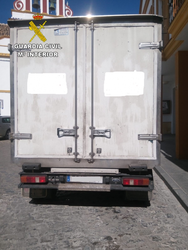 La Guardia Civil recupera un camión frigorífico sustraído en La Rinconada