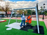 El Ayuntamiento de Tomares va a instalar a principios de 2022 un columpio adaptado para silla de ruedas para ni&ntilde;os con capacidades diferentes