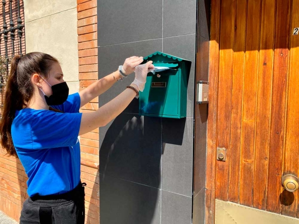 El Ayuntamiento de Gines reparte  12.000 mascarillas entre todos los domicilios del municipio