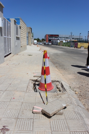 Nuevas luminarias autosuficientes en la calle Camino de Salteras