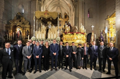 ASET realiza su tradicional ofrenda floral al Cristo de la Salud y Buen Viaje en el año de su centenario
