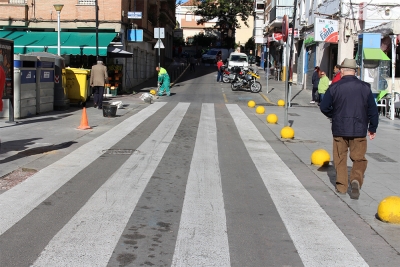El proyecto de movilidad de San Juan de Aznalfarache comienza a ejecutarse con la peatonalizaci&oacute;n de la calle Santander