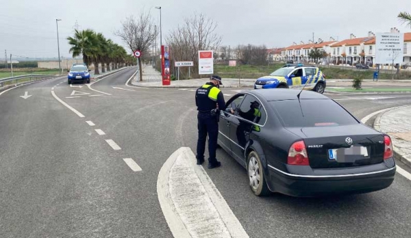 La Polic&iacute;a Local de La Algaba intensifica los controles ante el cierre perimetral por la Covid-19
