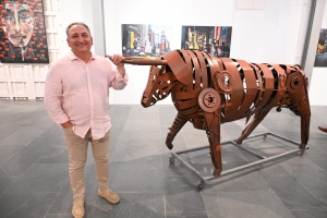 "Desde el subconsciente", la obra de Fco. Mark&eacute;s, estar&aacute; disponible en Tomares hasta el 10 de junio