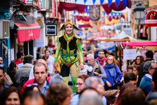 El XV Mercado Medieval y Navideño de Gines abre este jueves la puerta a cuatro días repletos de fantasía