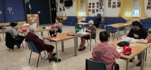 La Delegaci&oacute;n de Igualdad inicia un proyecto de dinamizaci&oacute;n social "GELVES TEJE" que servir&aacute; tambi&eacute;n para embellecer calles y plazas de la localidad