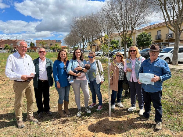 Espartinas y la Fundaci&oacute;n SAVIA plantan este s&aacute;bado 110 &aacute;rboles por cada beb&eacute; nacido en la localidad en 2023