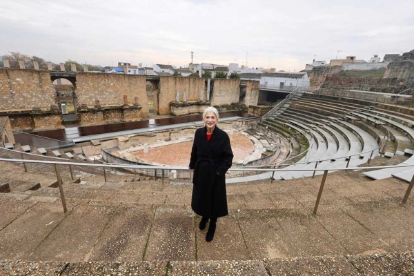 La Consejer&iacute;a de Cultura aborda la reconstrucci&oacute;n del frente esc&eacute;nico del Teatro Romano de It&aacute;lica